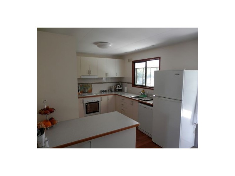 215 East Street, Tenterfield NSW 2372