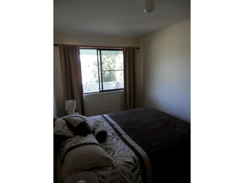 215 East Street, Tenterfield NSW 2372