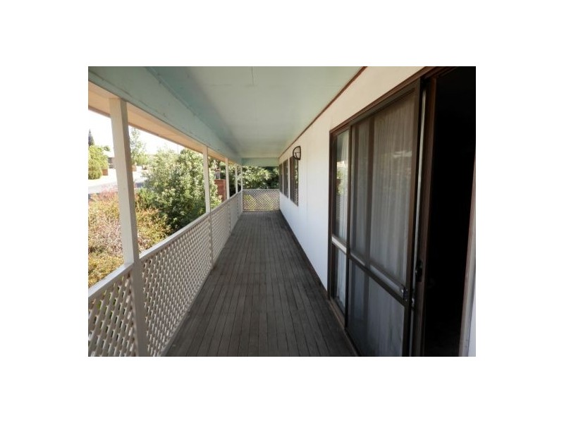 215 East Street, Tenterfield NSW 2372
