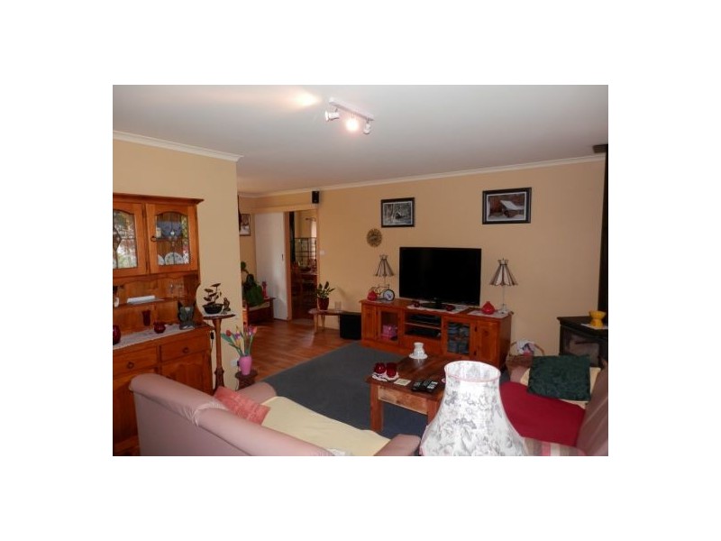91 Logan St, Tenterfield NSW 2372