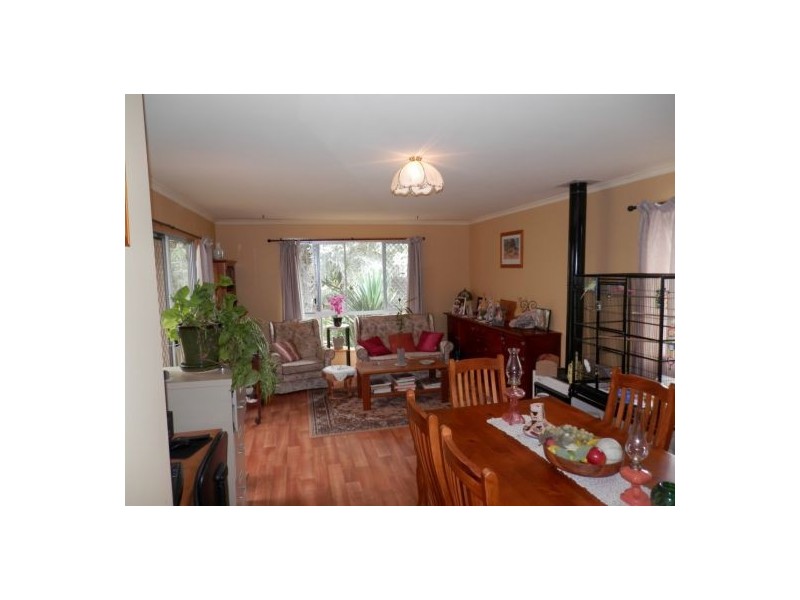 91 Logan St, Tenterfield NSW 2372