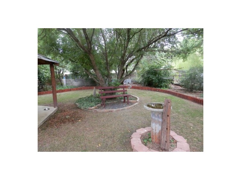 91 Logan St, Tenterfield NSW 2372