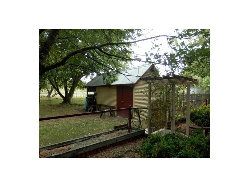 91 Logan St, Tenterfield NSW 2372