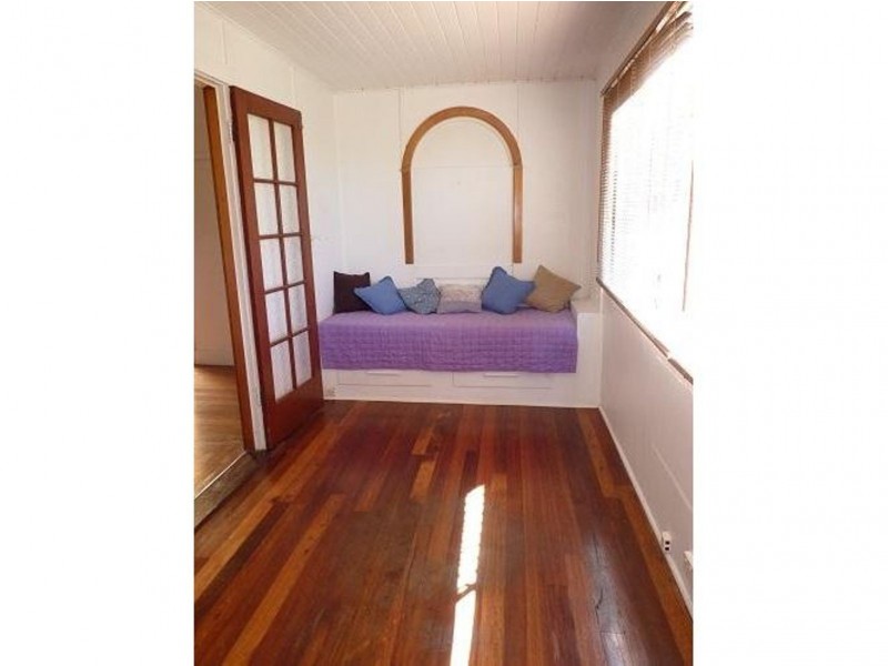 8 Oakley Avenue, East Lismore NSW 2480