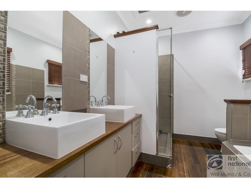 56 Oakley Avenue, East Lismore NSW 2480