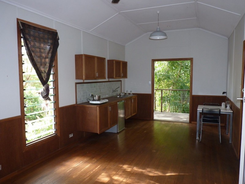 Top Flat/10 Bernstein Street, Girards Hill NSW 2480