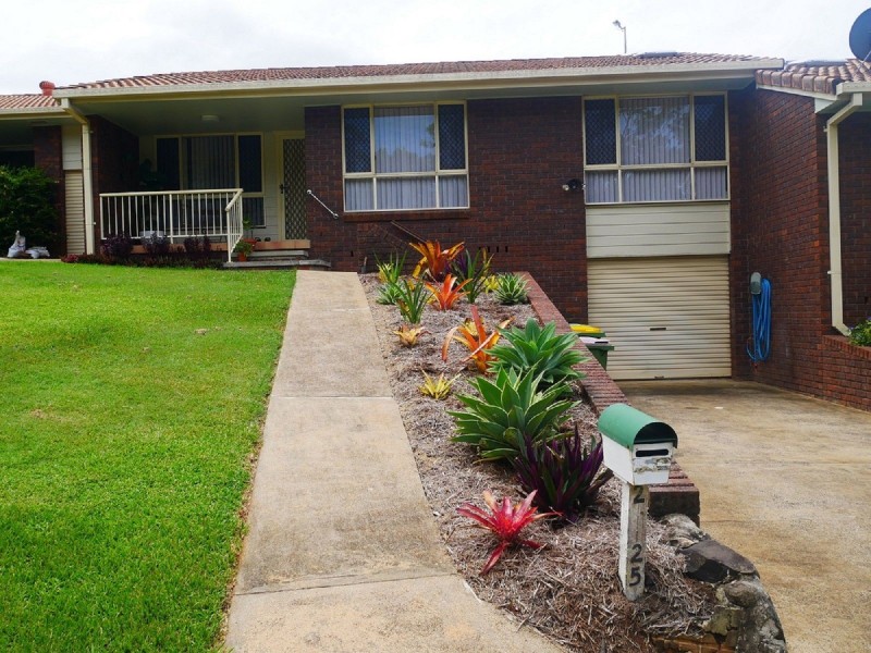 2/25 Beaumont Drive, East Lismore NSW 2480