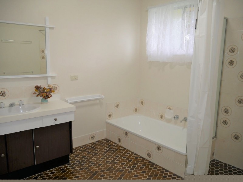 6  Springwood Drive, Lismore NSW 2480
