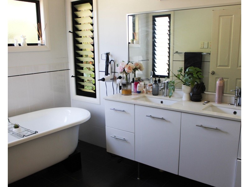 17 Allen Street, Girards Hill NSW 2480