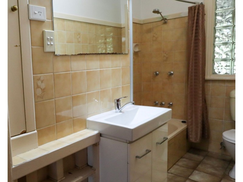 33 College Road, East Lismore NSW 2480