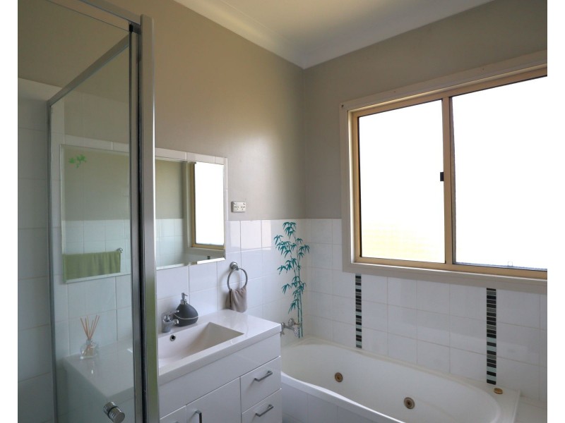 8 Rosedale Square, East Lismore NSW 2480