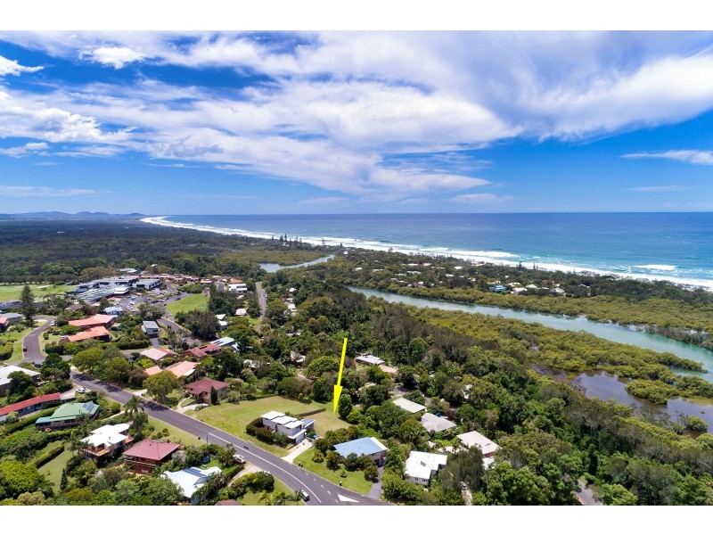 8 Yengarie Way, Ocean Shores NSW 2483