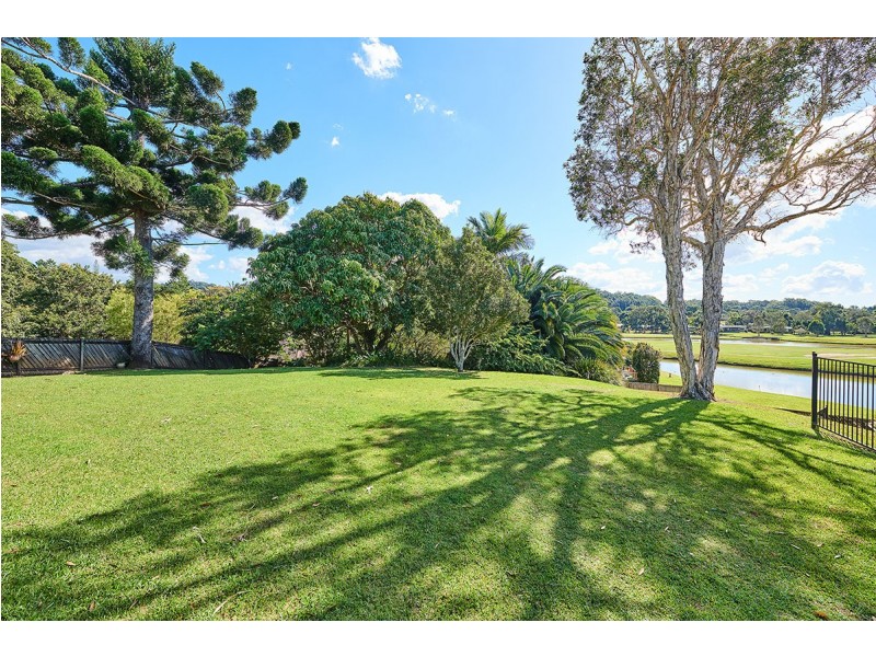 3 Tathra Glen, Ocean Shores NSW 2483