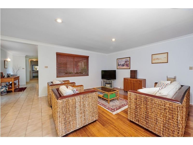 3 Tathra Glen, Ocean Shores NSW 2483