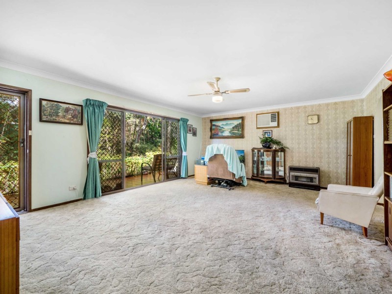 16 Mundurra Avenue, Ocean Shores NSW 2483