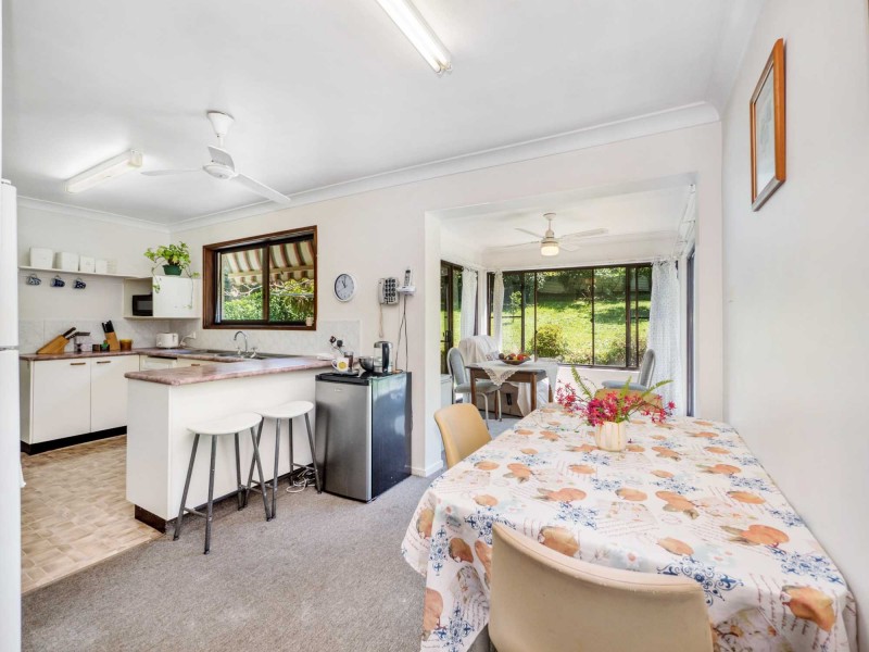 16 Mundurra Avenue, Ocean Shores NSW 2483