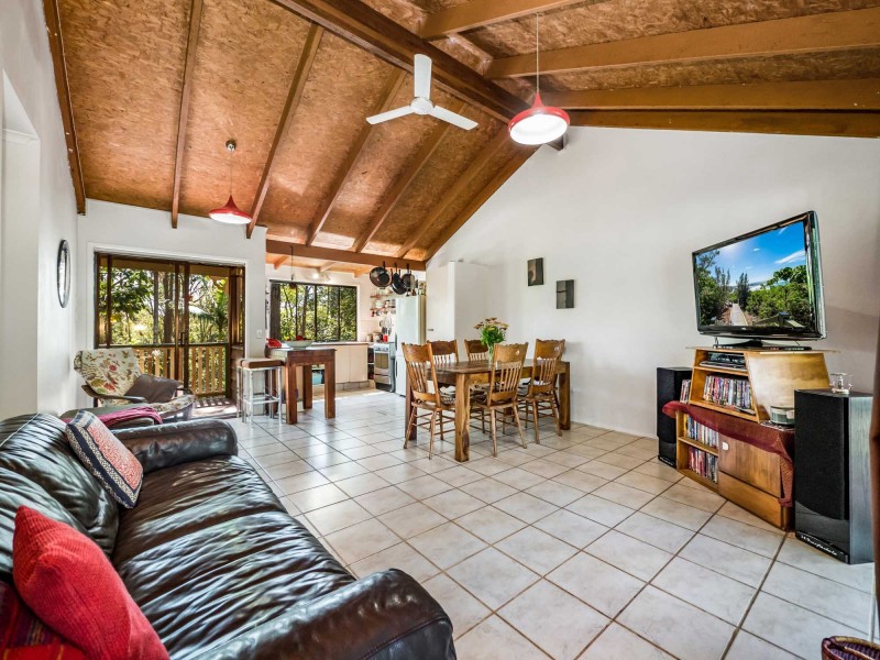 40 Matong Drive, Ocean Shores NSW 2483