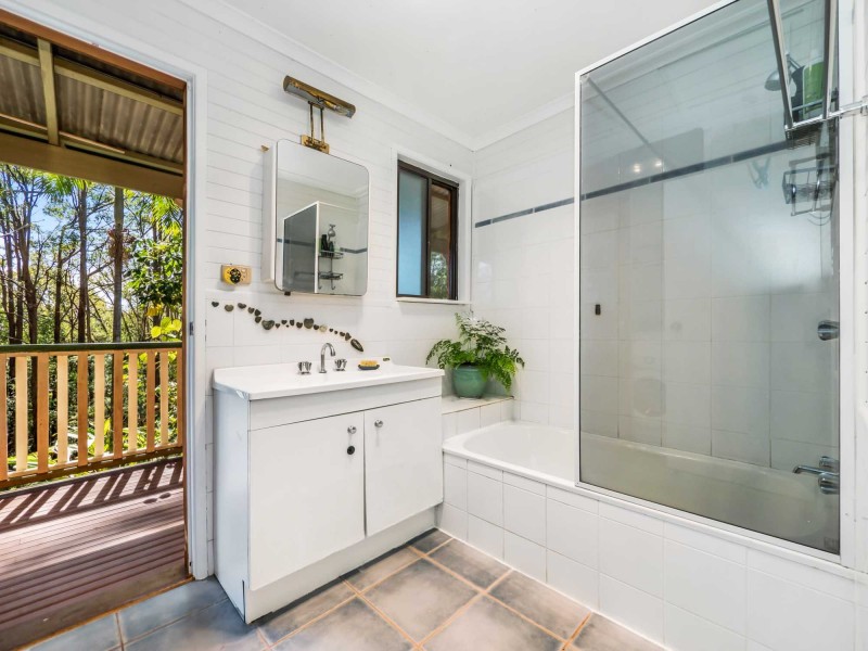 40 Matong Drive, Ocean Shores NSW 2483