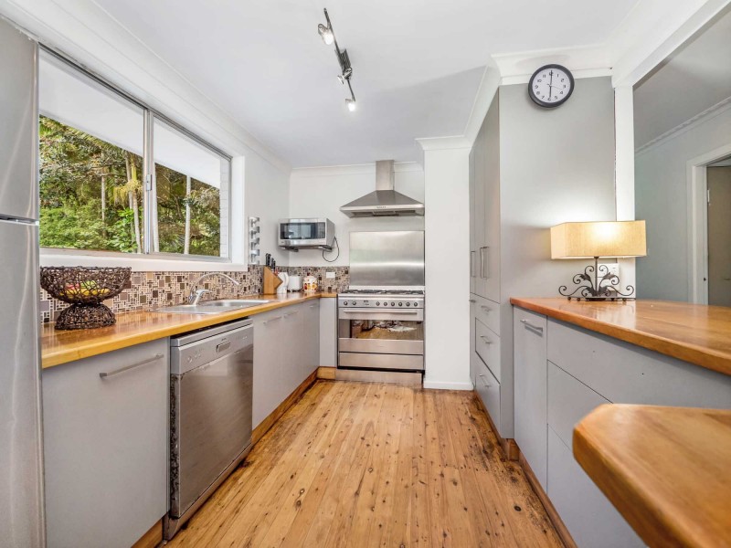 20 Rajah Road, Ocean Shores NSW 2483
