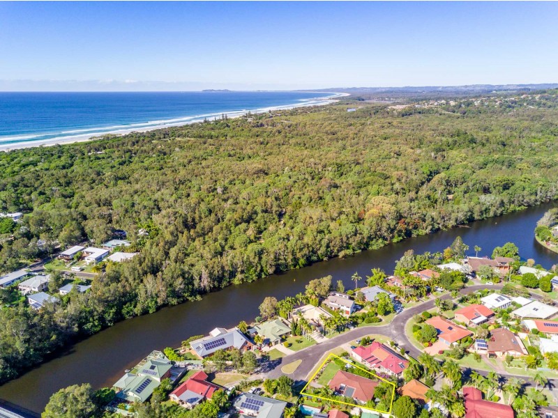 10 Natan Court, Ocean Shores NSW 2483