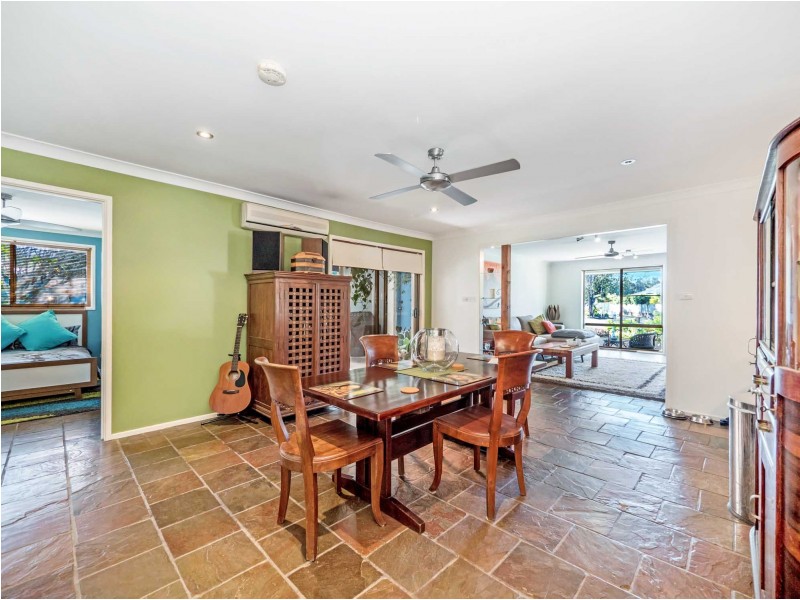 10 Natan Court, Ocean Shores NSW 2483