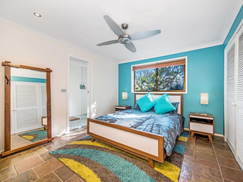 10 Natan Court, Ocean Shores NSW 2483