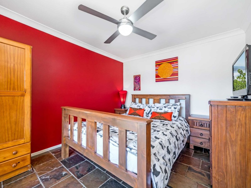 10 Natan Court, Ocean Shores NSW 2483