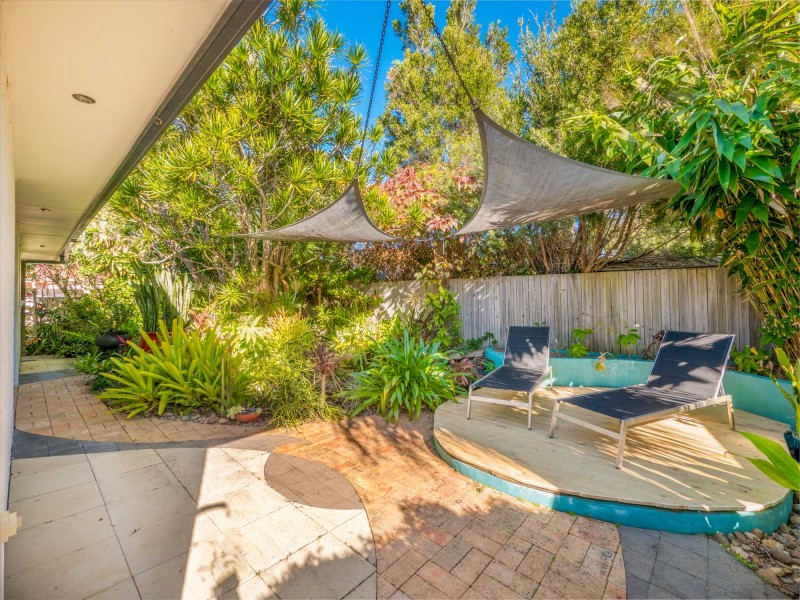 10 Natan Court, Ocean Shores NSW 2483