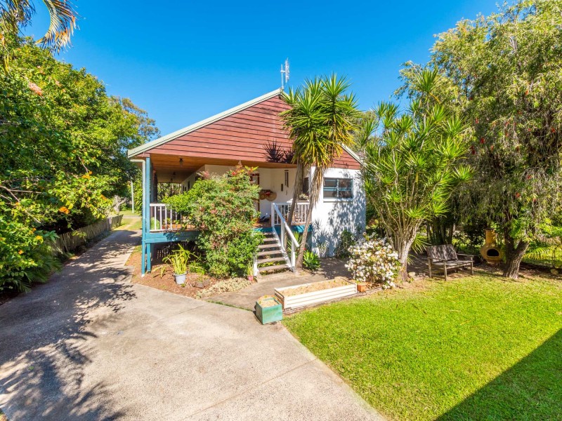 33 Gloria Street, South Golden Beach NSW 2483