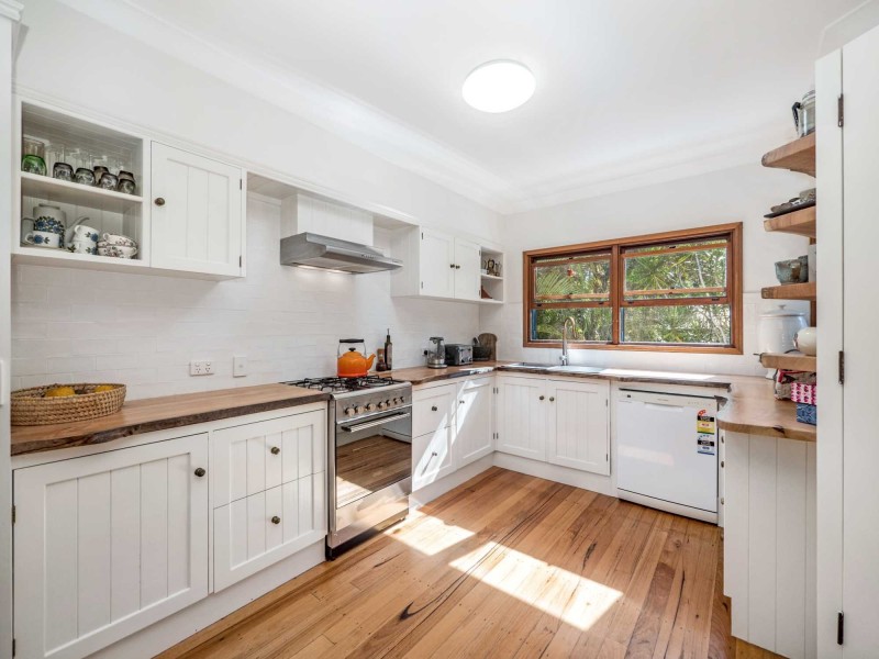 33 Gloria Street, South Golden Beach NSW 2483