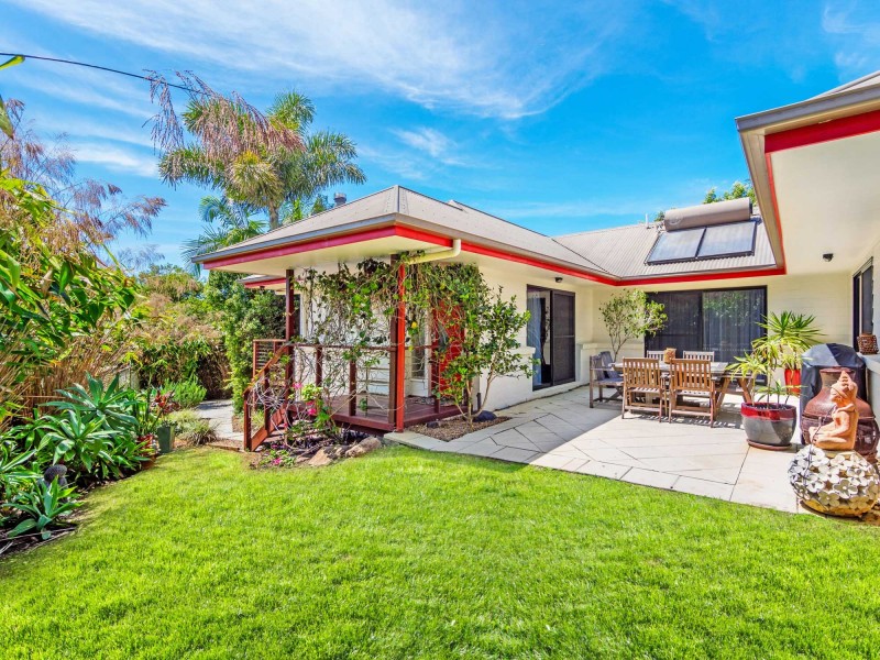 7 Wattar Court, Ocean Shores NSW 2483