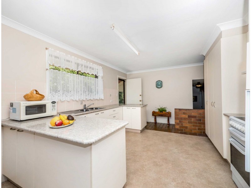 2 Yungarup Place, Ocean Shores NSW 2483