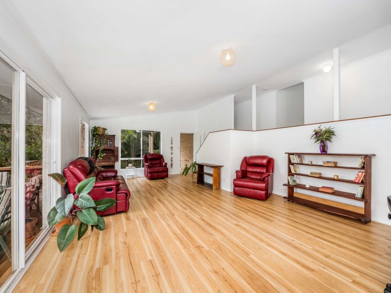 10 Gin Gin Crescent, Ocean Shores NSW 2483