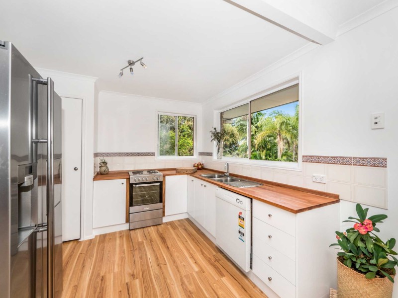 10 Gin Gin Crescent, Ocean Shores NSW 2483