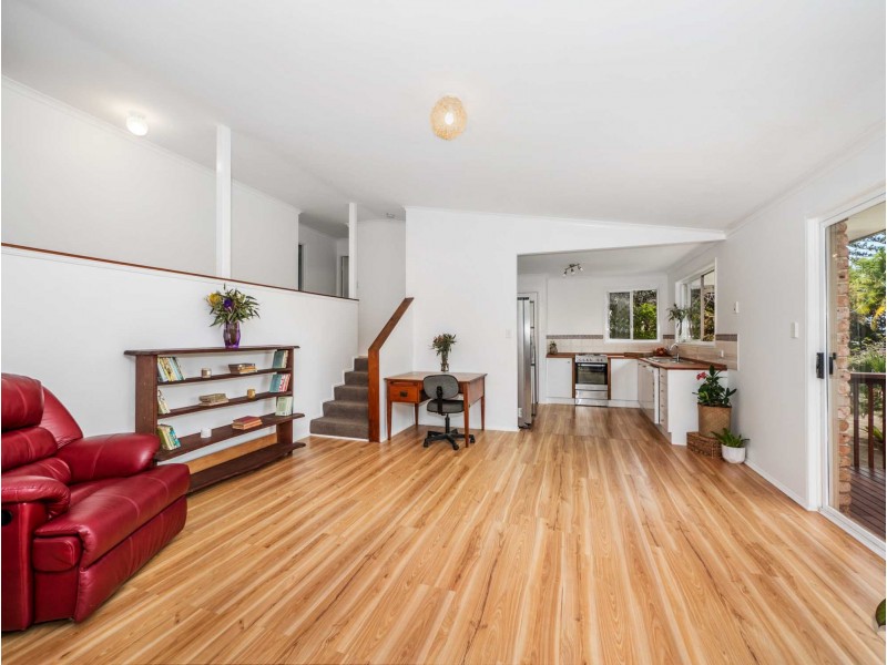 10 Gin Gin Crescent, Ocean Shores NSW 2483