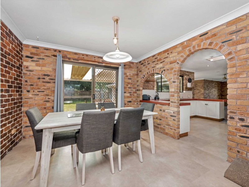 4 Kulgun Court, Ocean Shores NSW 2483