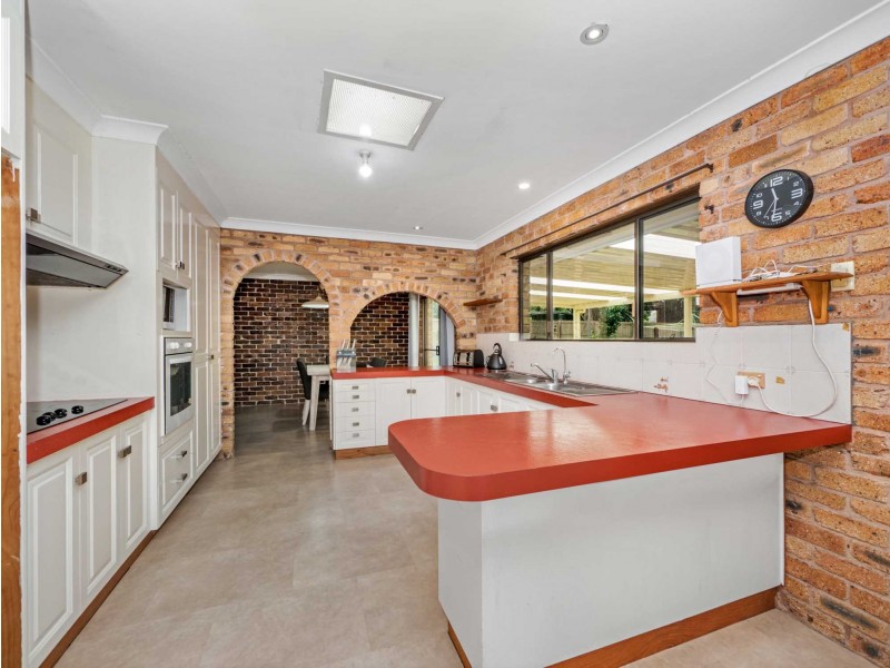 4 Kulgun Court, Ocean Shores NSW 2483