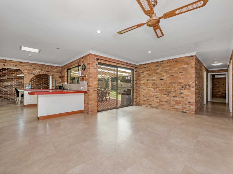 4 Kulgun Court, Ocean Shores NSW 2483