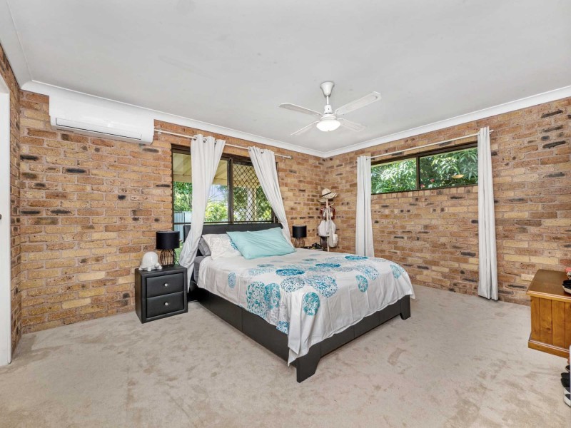 4 Kulgun Court, Ocean Shores NSW 2483