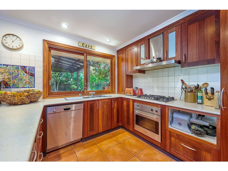 16 Berrimbillah Court, Ocean Shores NSW 2483