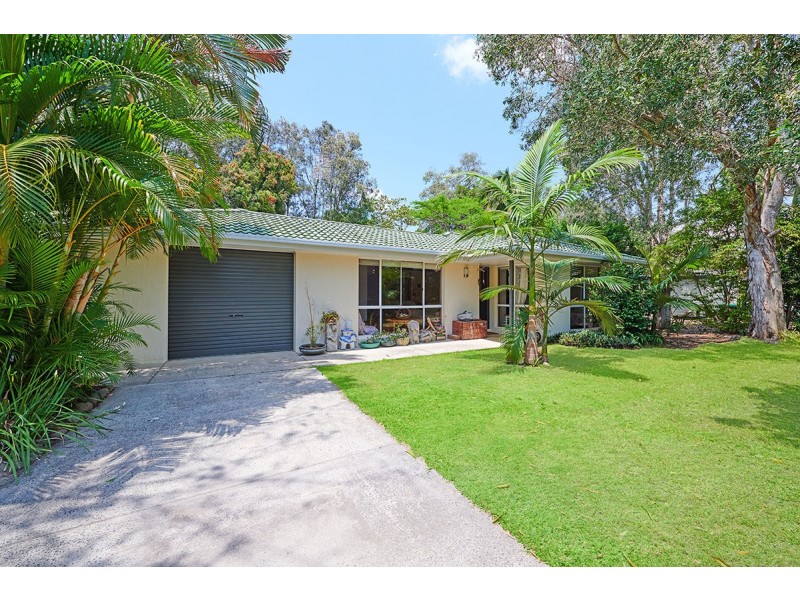 16 Berrimbillah Court, Ocean Shores NSW 2483