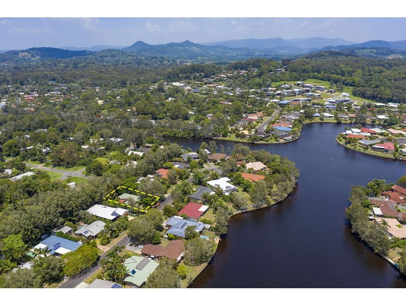 16 Berrimbillah Court, Ocean Shores NSW 2483