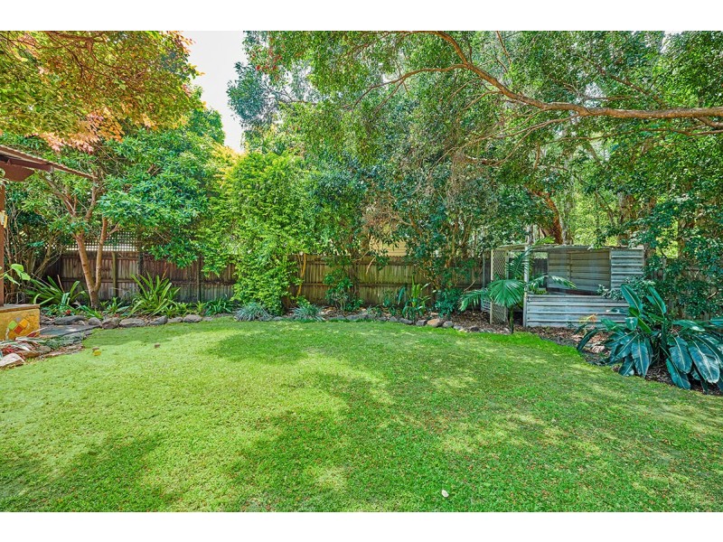 16 Berrimbillah Court, Ocean Shores NSW 2483