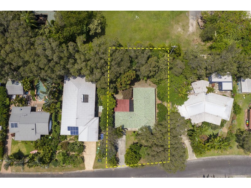 16 Berrimbillah Court, Ocean Shores NSW 2483