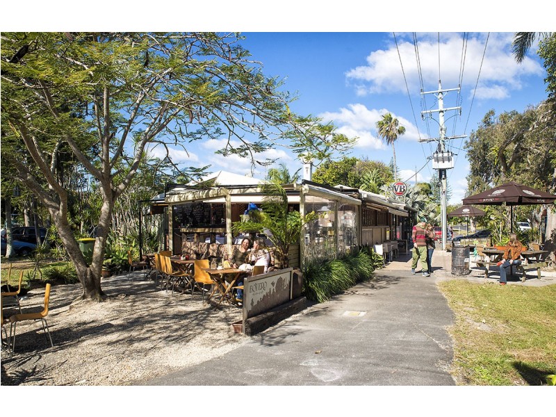 16 Berrimbillah Court, Ocean Shores NSW 2483