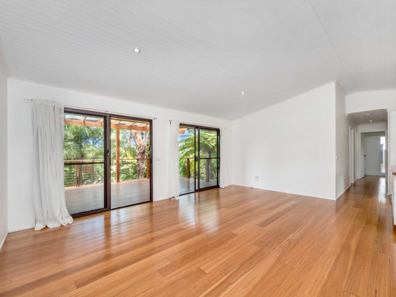 8 Gilba Avenue, Ocean Shores NSW 2483