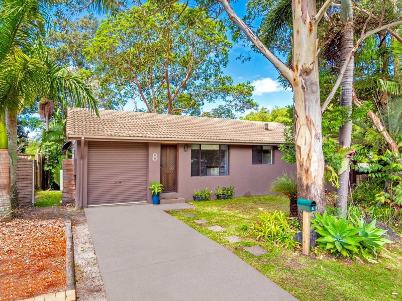 8 Gilba Avenue, Ocean Shores NSW 2483