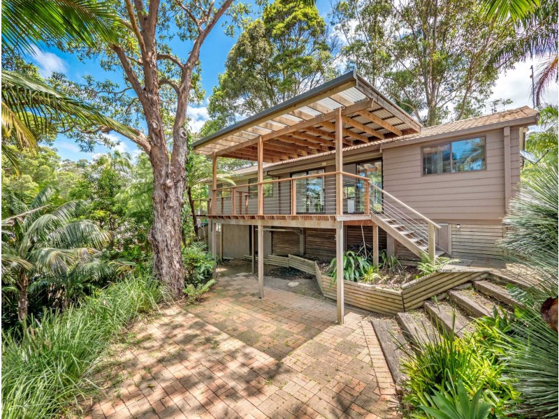 8 Gilba Avenue, Ocean Shores NSW 2483