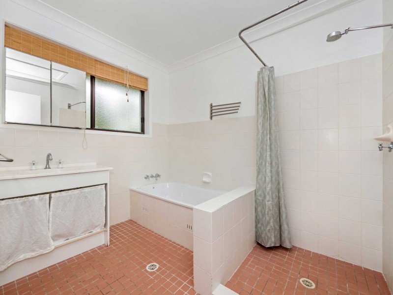 8 Gilba Avenue, Ocean Shores NSW 2483