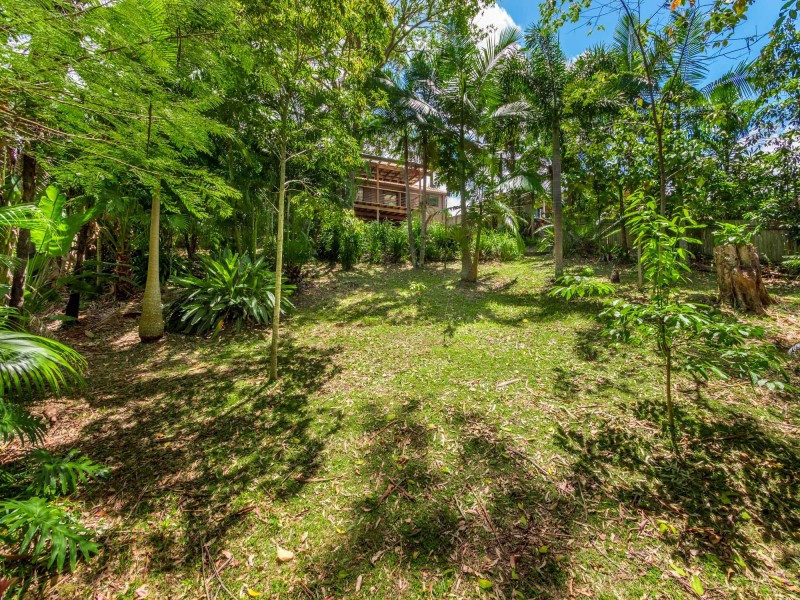 8 Gilba Avenue, Ocean Shores NSW 2483